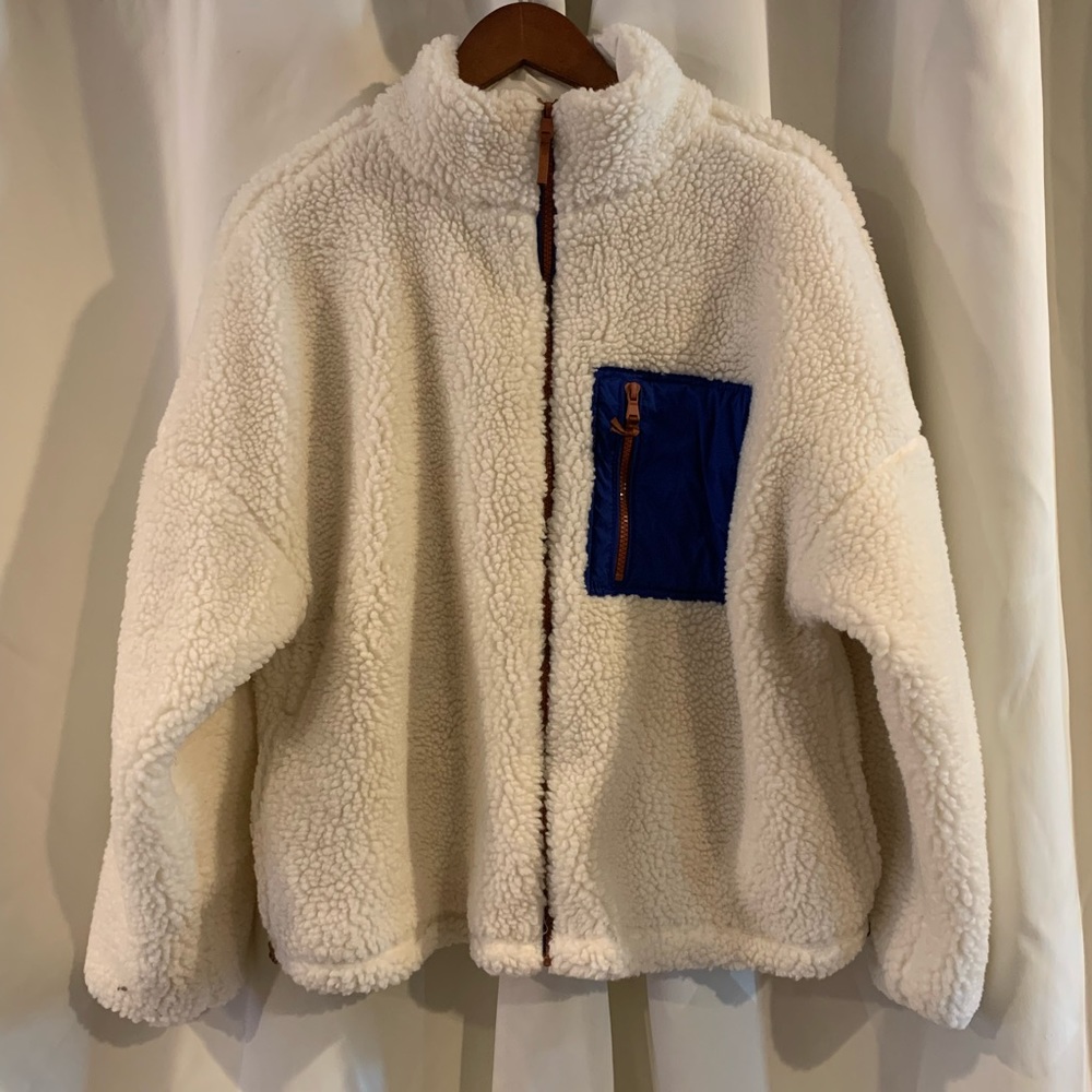 Fabletics White Sherpa Jacket with Blue Pocket